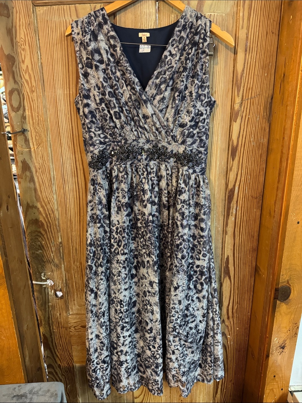 Reba 8 Sleeveless Leopard Print V-Neck Dress with Beaded Waist grey navy lined